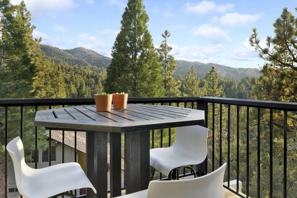 2212-canyon Crest Castle 4 Bedroom Home by Redawning