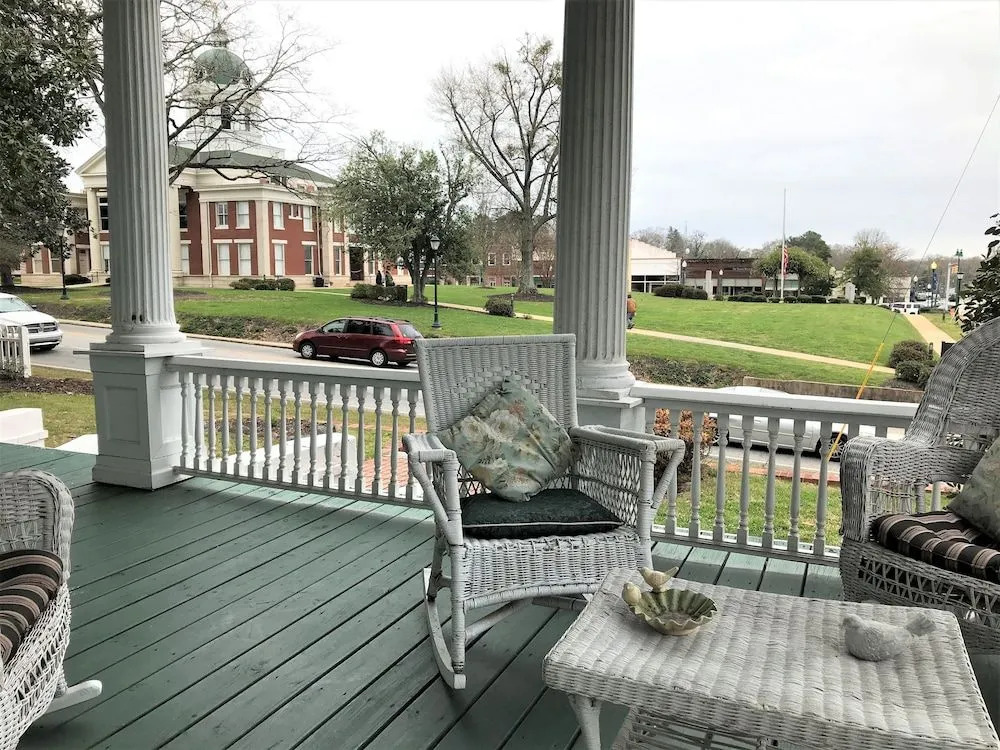 The Simmons-Bond Inn