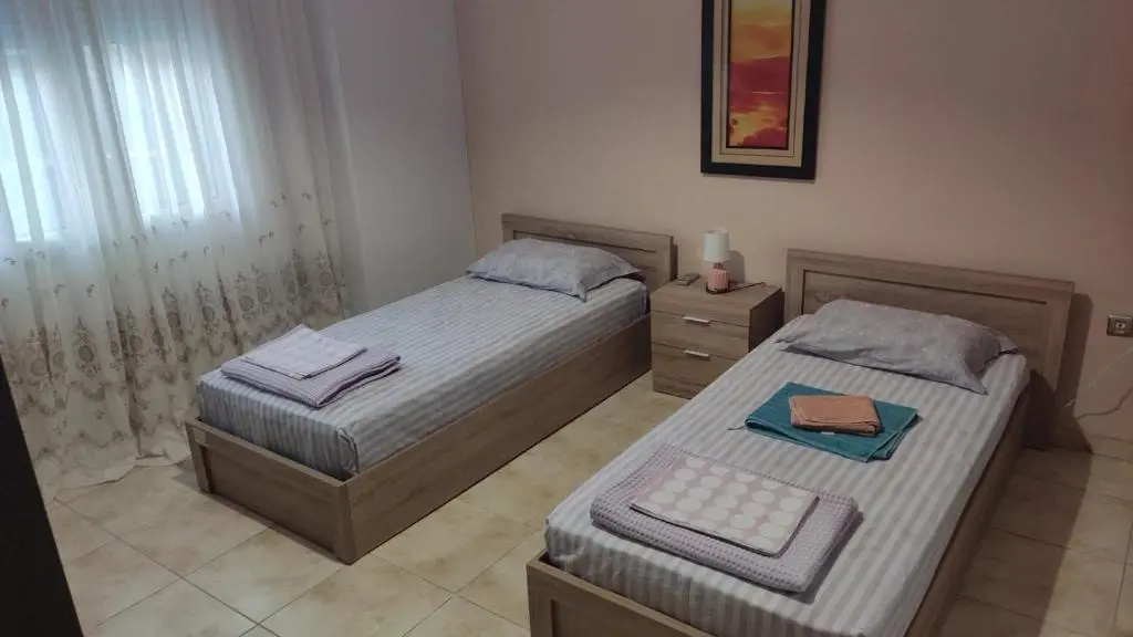 Airport's Close, Cozy Flat for 6 Persons