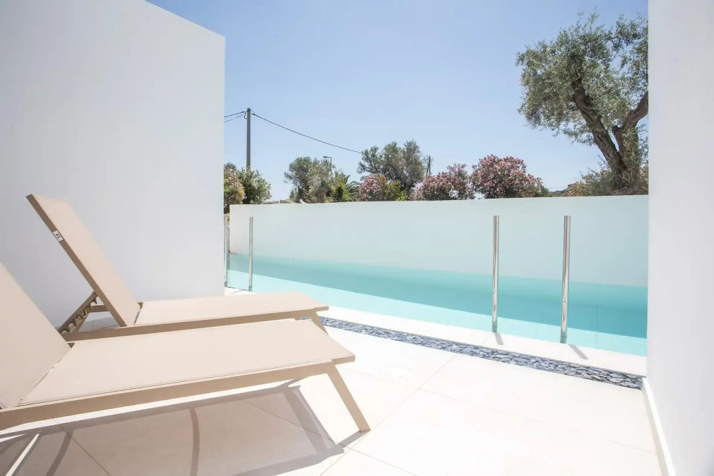 Nikos BnB