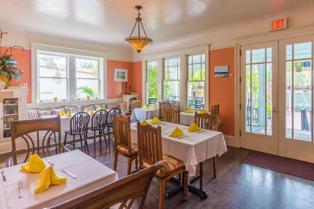 Palm Beach Hibiscus Bed & Breakfast
