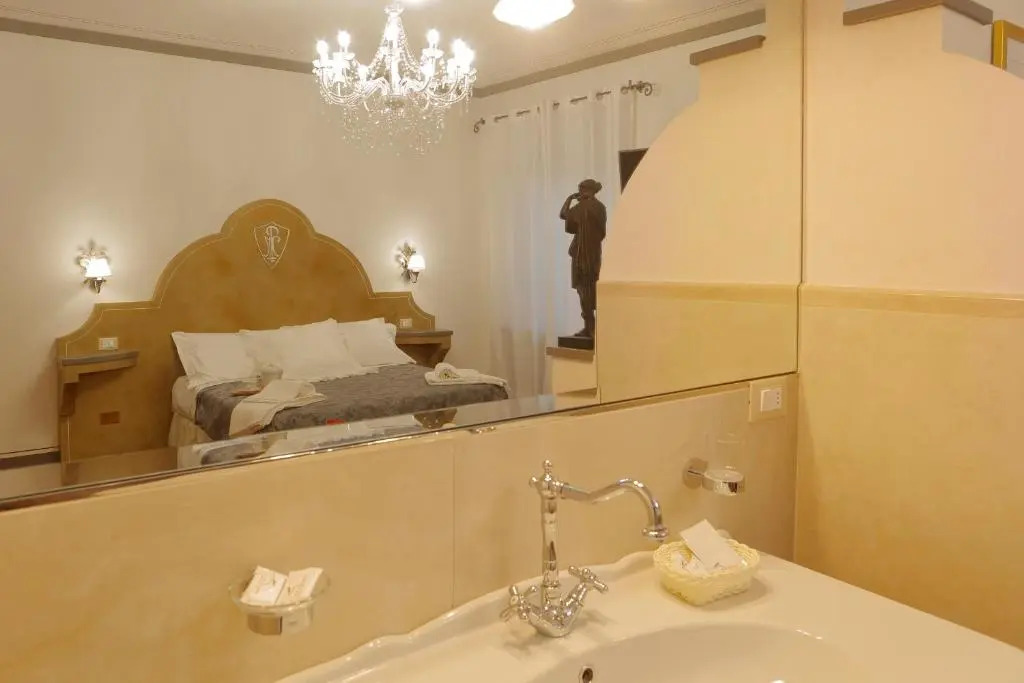Palazzo Mari suite & rooms b&b