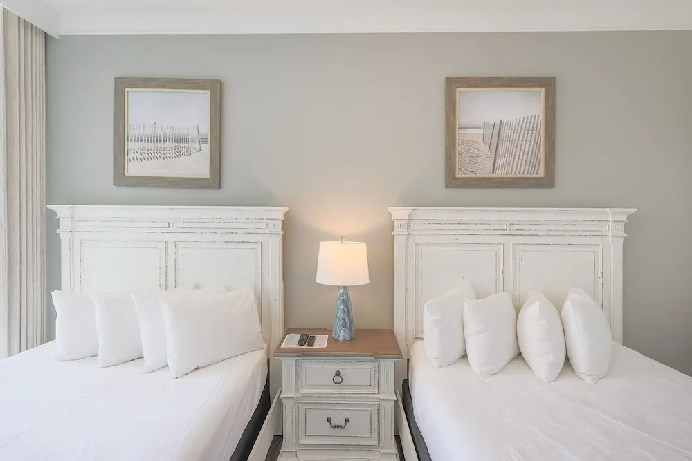 Phoenix Gulf Towers 1904 4 Bedroom Condo by Redawning