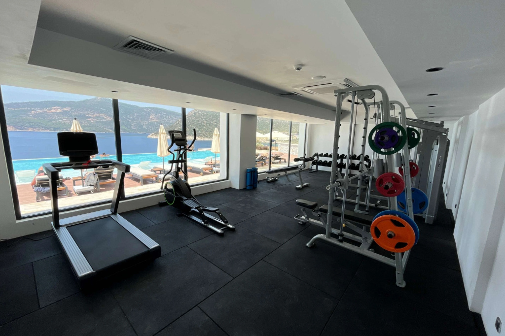 Lures Hotel