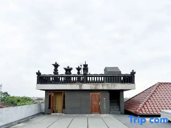 Urbanview Noja Guest House near Living World Denpasar