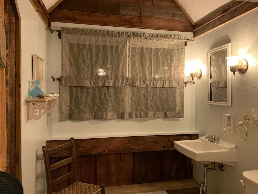Brook Road Inn