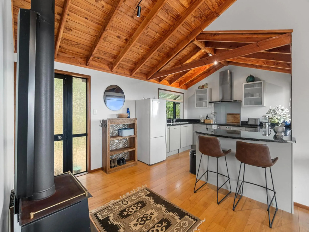 Perfectly Piha - Piha Holiday Home