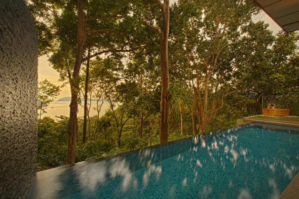 Ambong Pool Villas - Private Pool