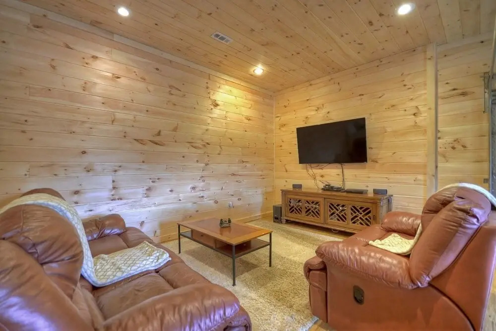 Oakawana Lodge