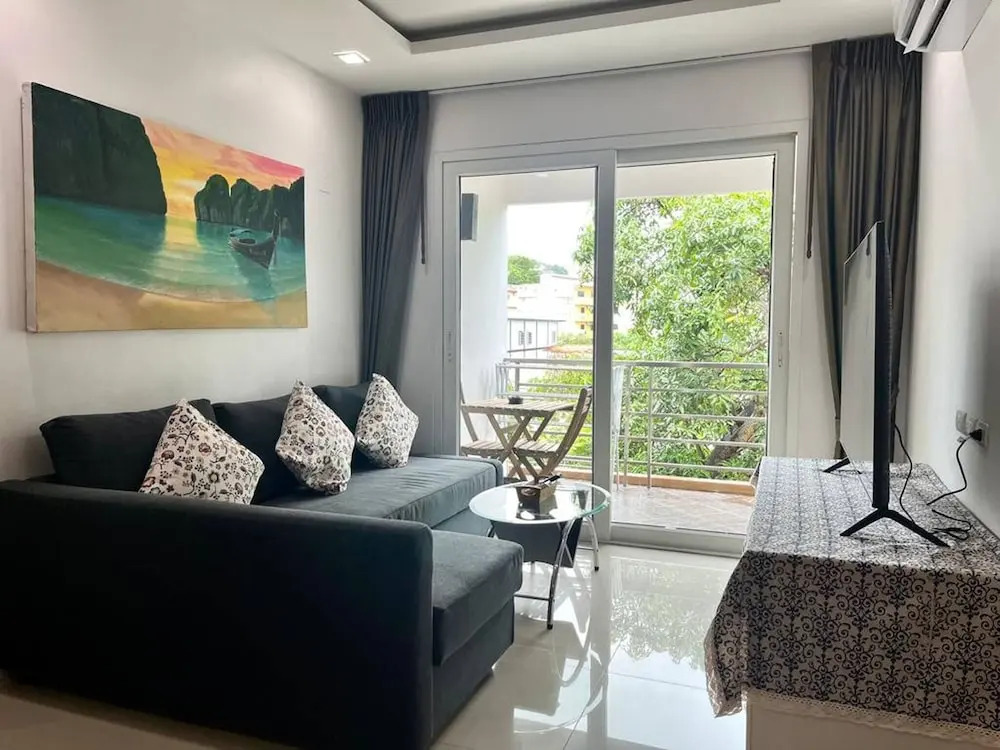 6-37 - 2 Bdr Condo With Balcony and Shared Pool