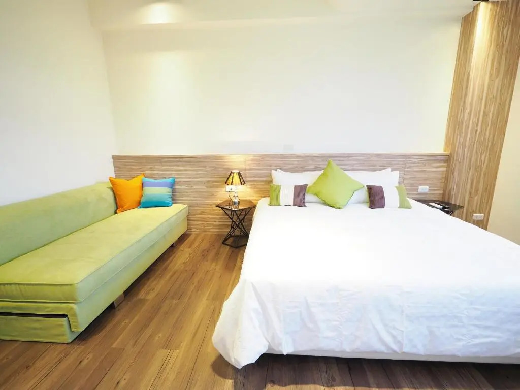 Season 5 Country Inn
