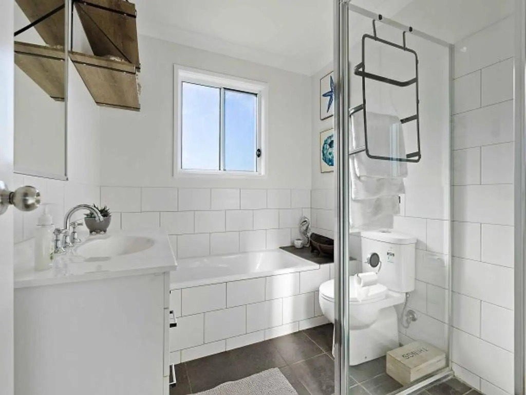 Pet Friendly Walk to the Water Park Shops and the Club