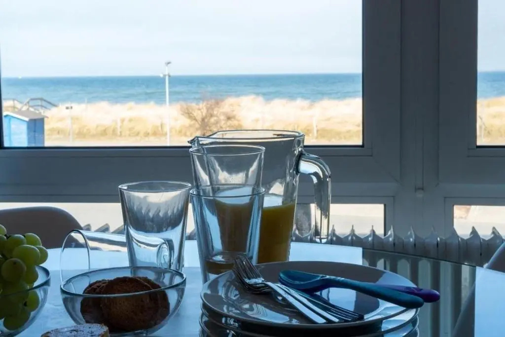 Strandhotel-Heiligenhafen-Wohnung-125-Typ-II-Meerblick-im-Strandhotel