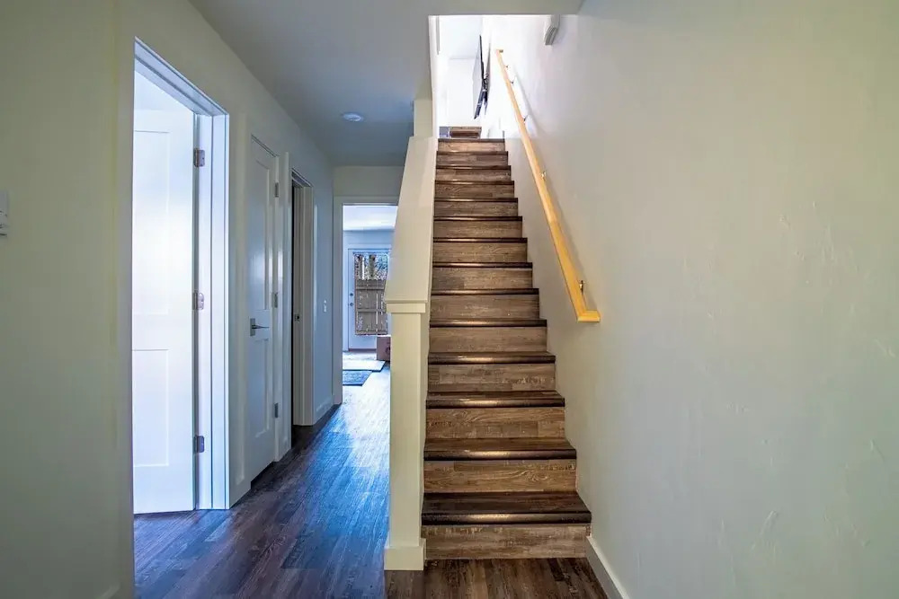 Warm Springs Retreat - Prime Location Near Downtown & Ski Lifts