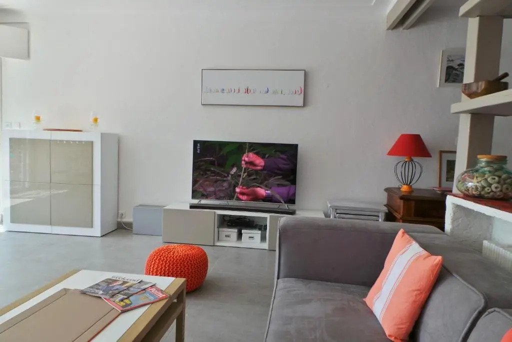 Lou Mazett 2465 villa