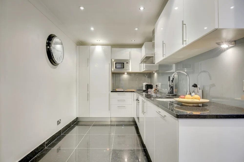 The Earl's Court Retreat - Modern & Central 2BDR with Garden
