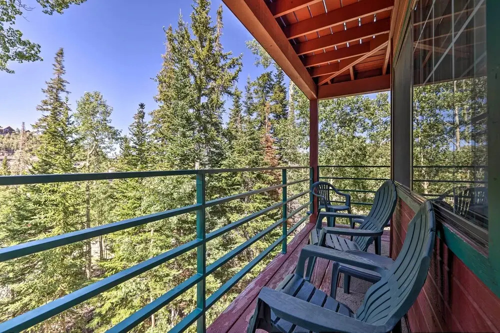 Slopeside Condo With Hot Tub + Game Room Access!