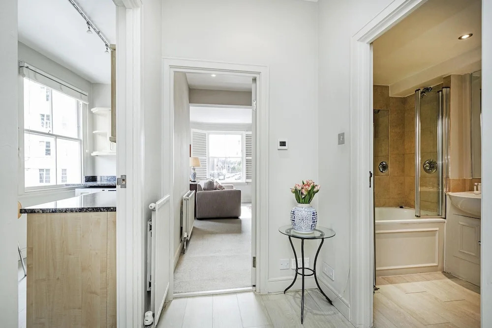 Cadogan Street Apartment