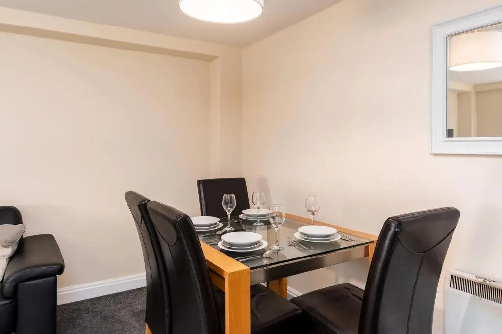 Cosy Apartment & Central Location & Contractors & DSA