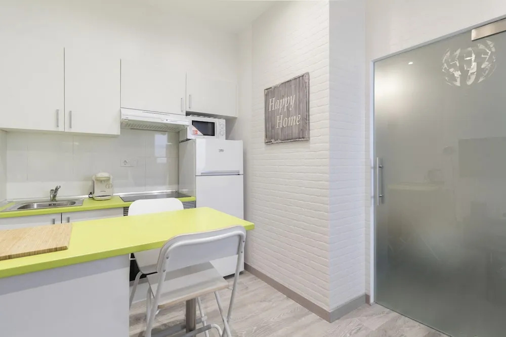 Dobo Homes Ronda De Valencia Apartment