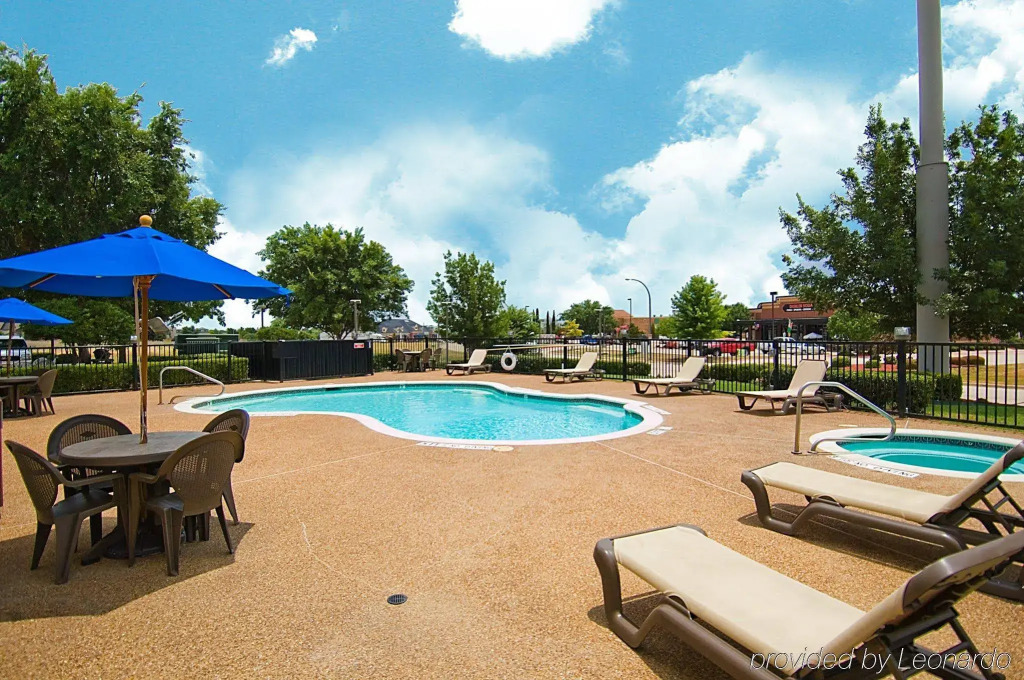 Quality Inn & Suites Fort Worth - Fossil Creek