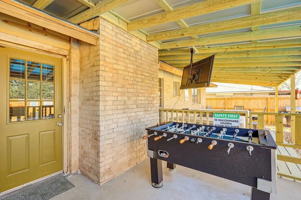 Hot Tub, Pool & Game Room: San Antonio Family Gem