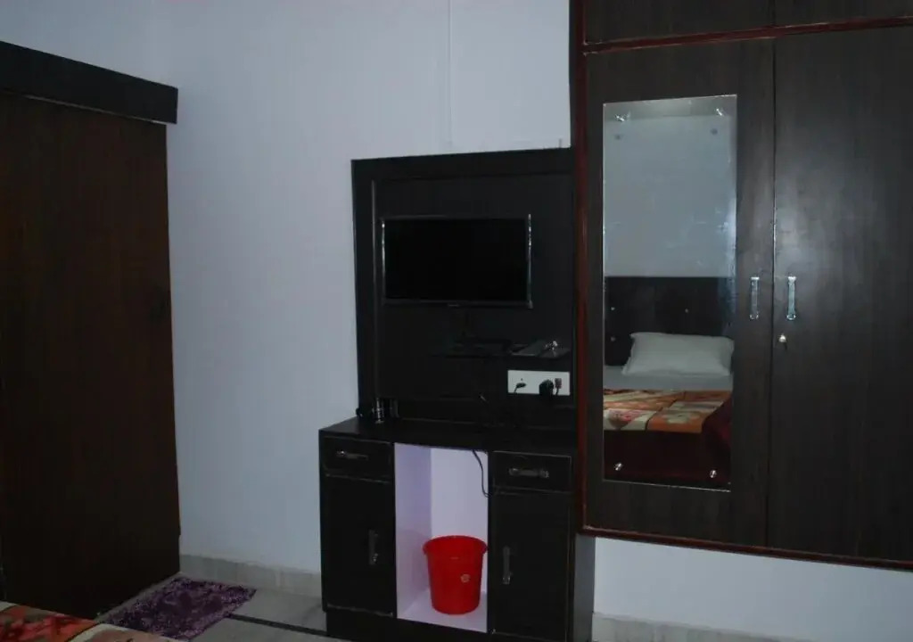 Taj Mahal Home Stay