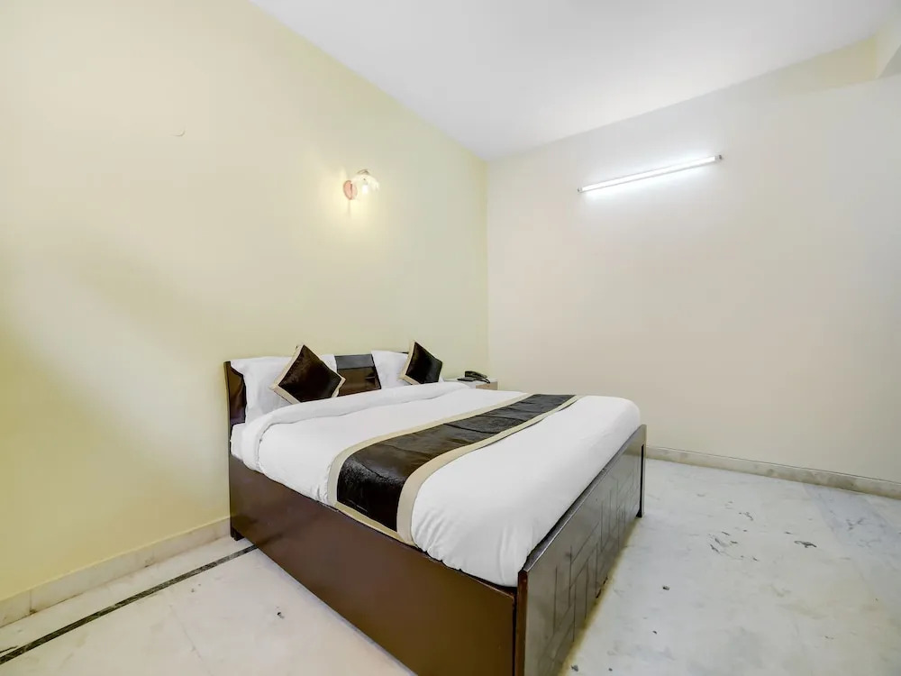 Oyo 14730 Shiv Shakti Residency