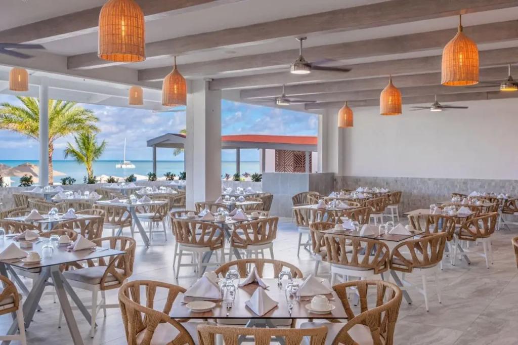 Royalton CHIC Antigua