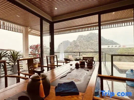 Lianhu Xingyuewan Guesthouse (Zhaoqing Qixingyan Scenic Area Branch)