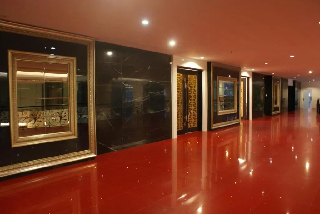 Merlynn Park Hotel
