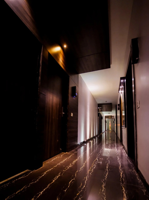 Hotel Crossroad