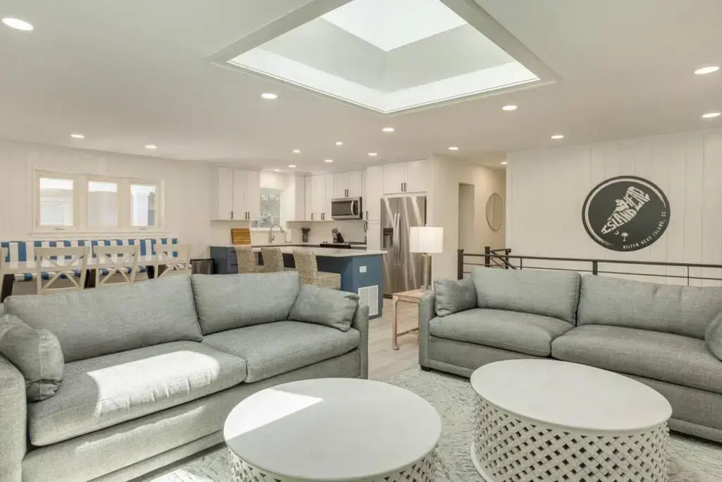 Luxury Beach House - 2min Walk to Beach - Private Pool - Group & Dog Friendly