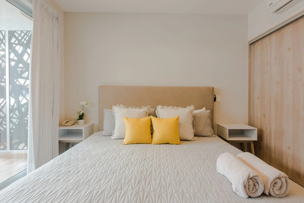 LUXURY 1-bdr -ROOFTOP POOL-GYM-PARK G310