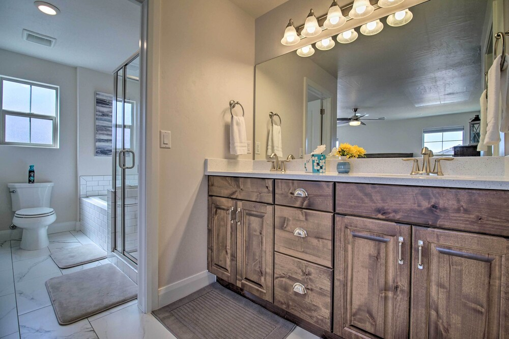 Modern Washington Home - Pool & Trail Access!