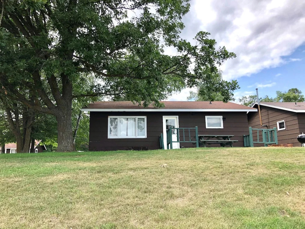 Sportsman's Lodge