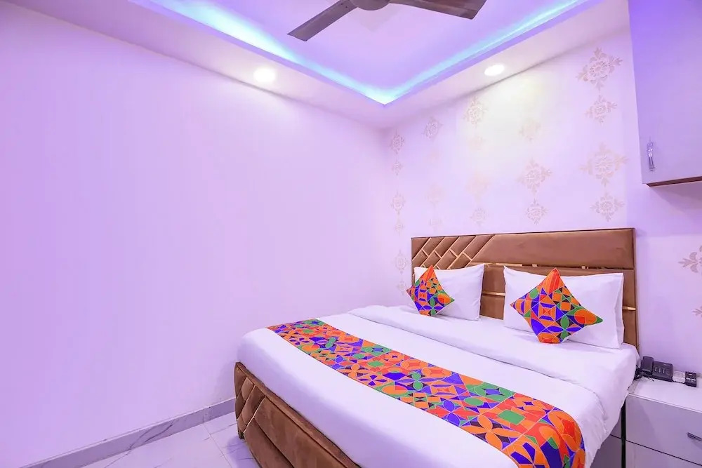 FabHotel NP International - Nehru Place Market