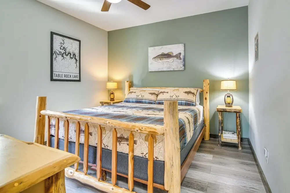 5 Mi To Silver Dollar City: Table Rock Lake Cabin!