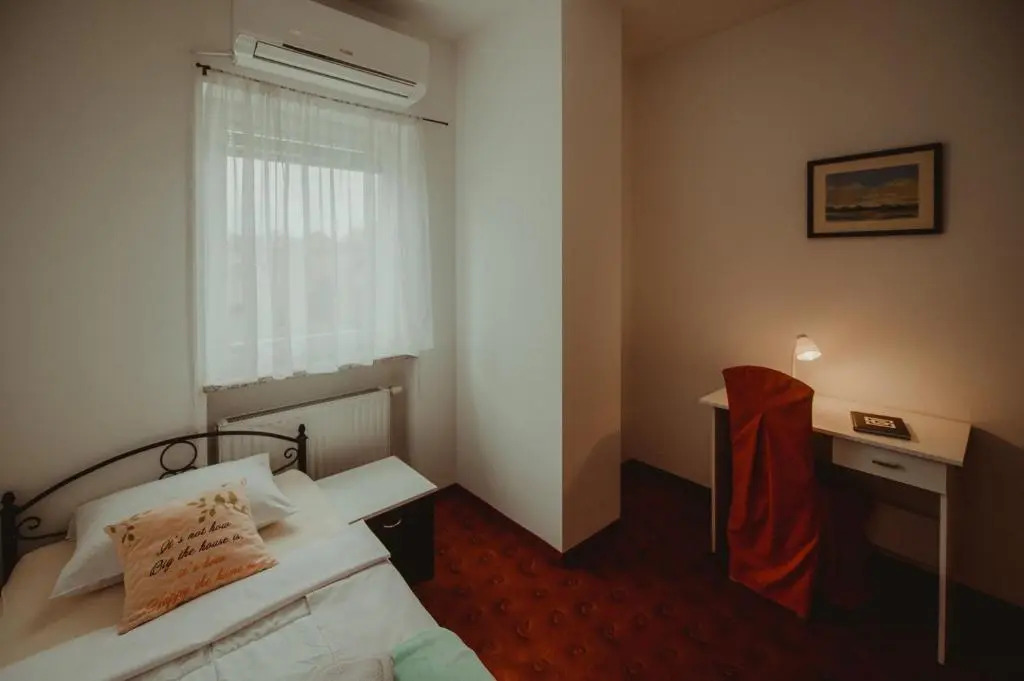 B&B Laguna