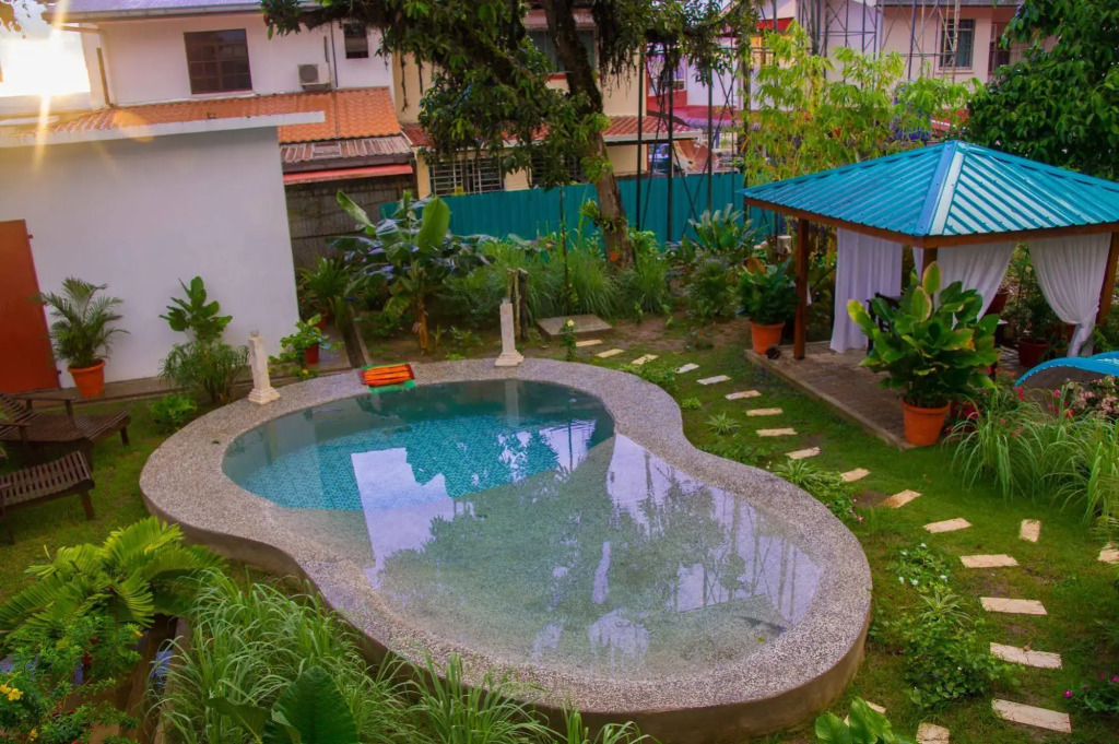 HAKS Boutique B&B with Pool & Farm-to-Table Dining