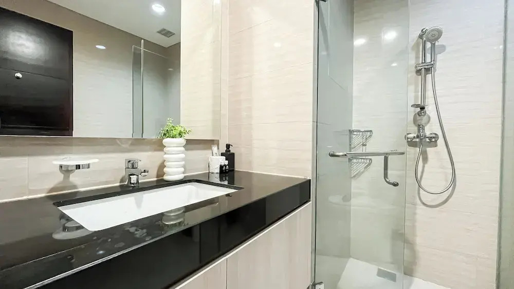 Modern And Comfy 2Br With Extra Room At Four Winds Apartment