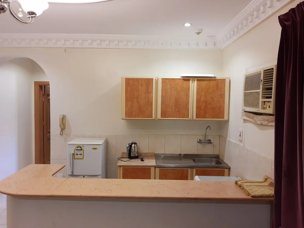 OYO 541 The Mar Furnished Apartments