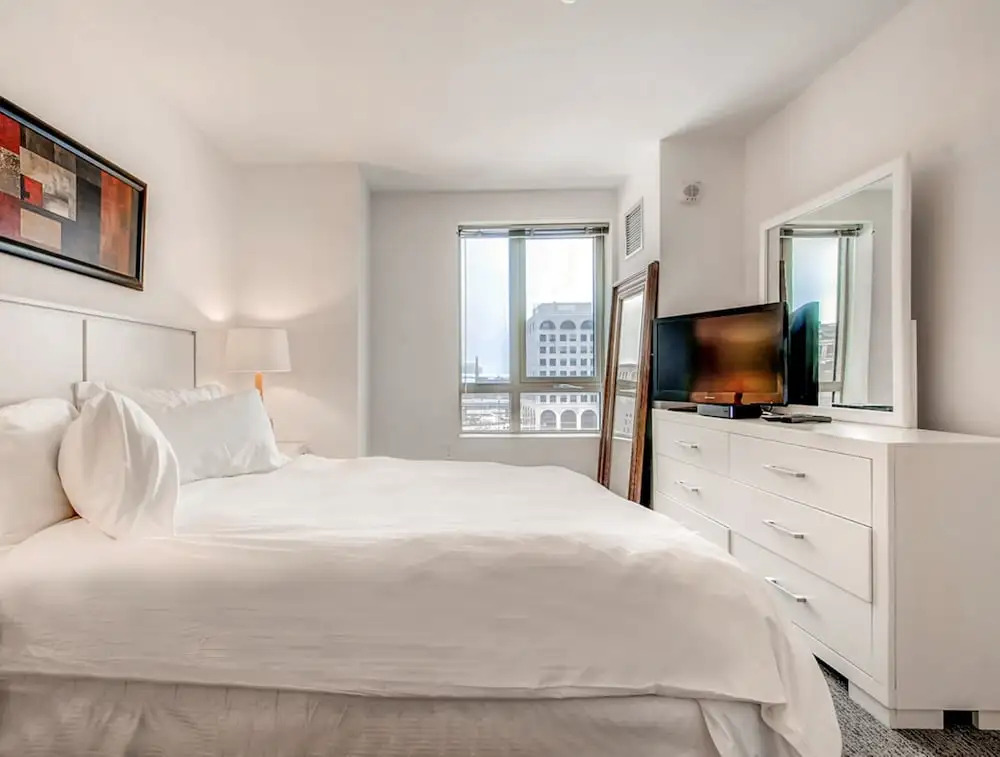 Global Luxury Suites in Rosslyn