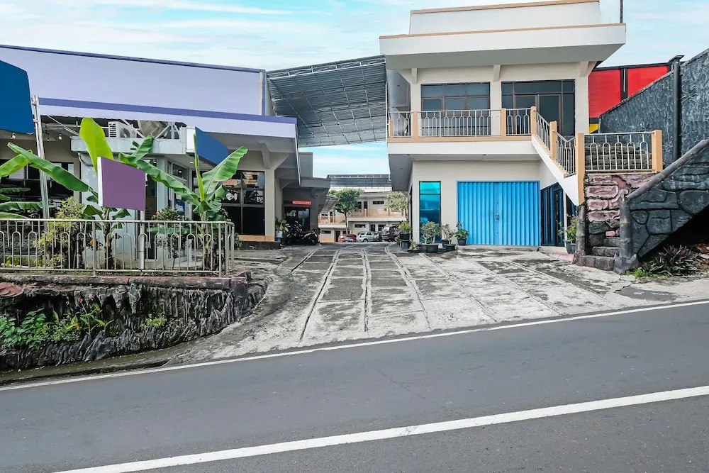 SPOT ON 91930 Hotel Citra Dewi 4 Manunggal