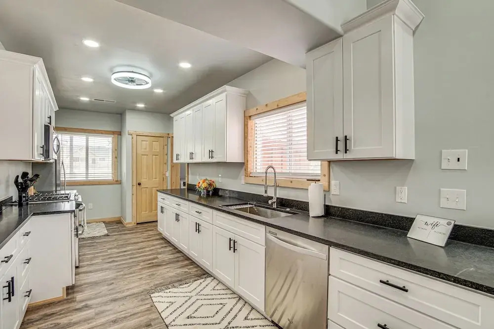 Family Home w/ Mountain Views in Circleville!