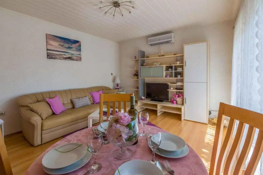Apartment in Crikvenica 39088