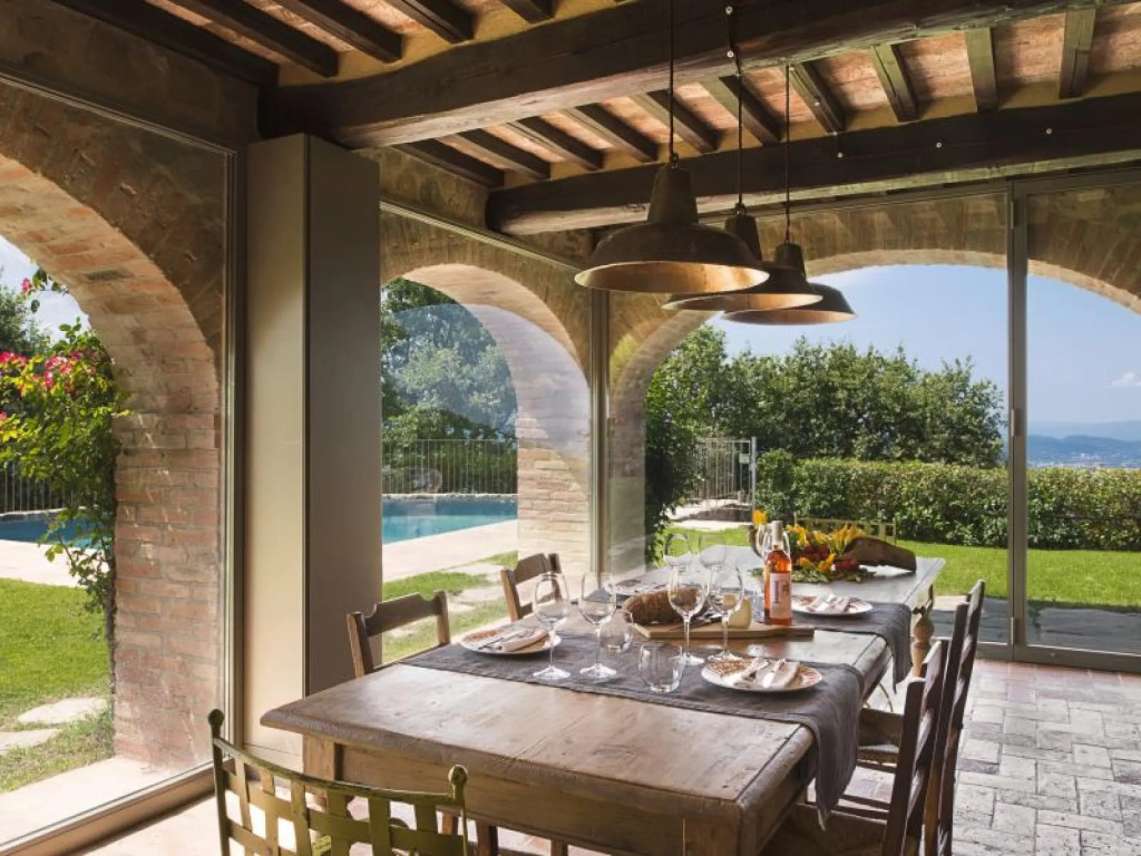 Private villa sleeps 10 with garden and swimming pool-VILLA IL MANDORLO