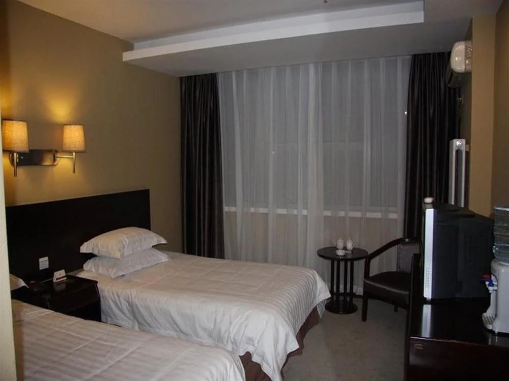 C.S. Sunshine Hotel