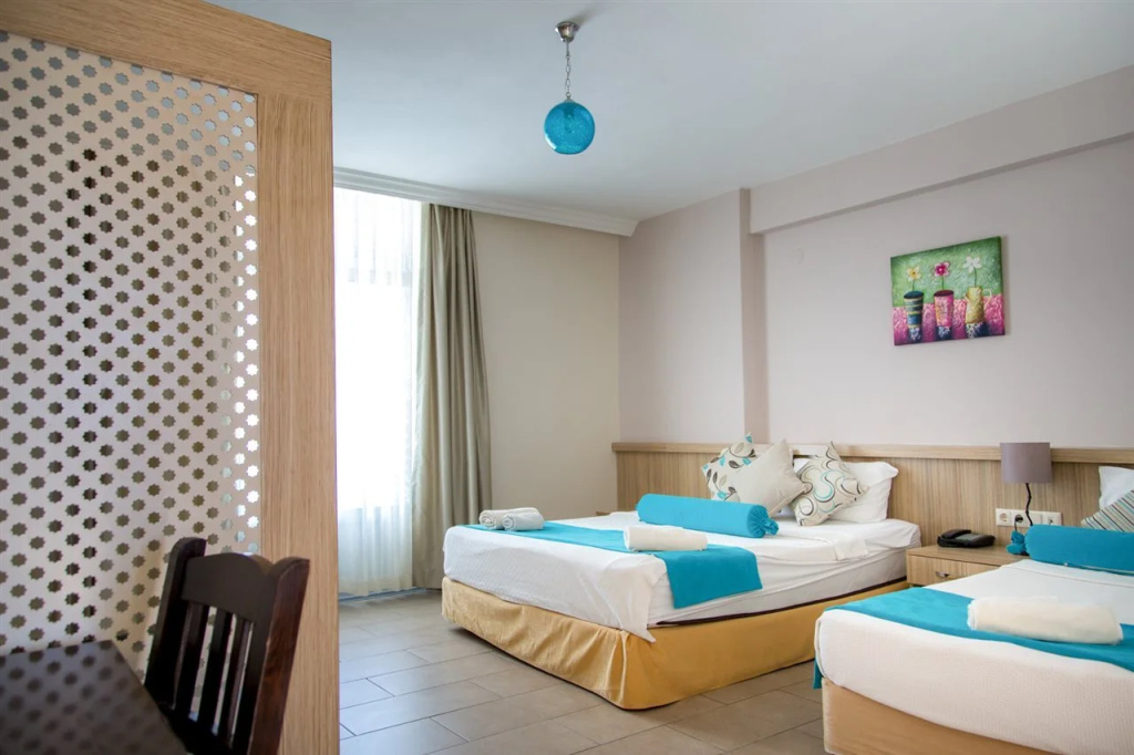 Ponz Hotel