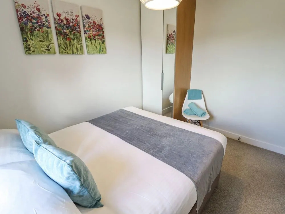 Lily-pad Lodge